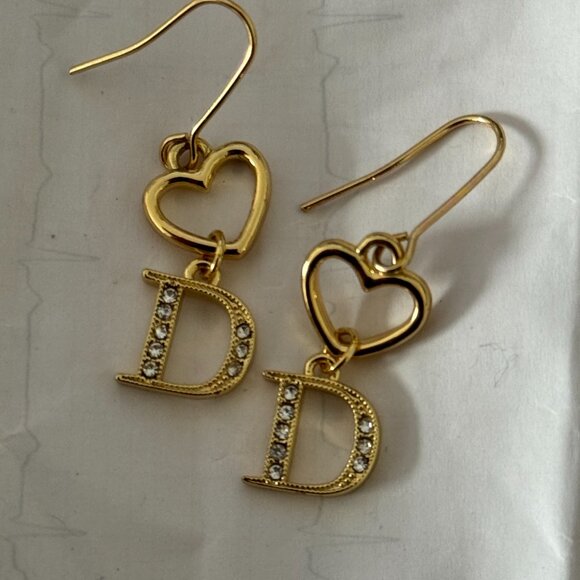 cute heart earrings - Picture 1 of 3